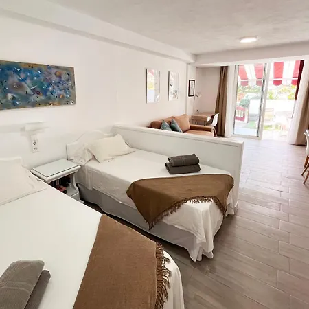 Prime Garden-view Apartment
